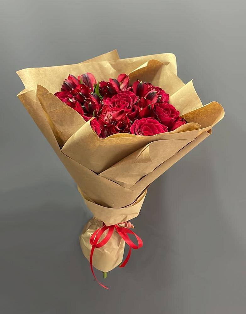 Букет цветов из: Альстромерии и Розы в Полетаево