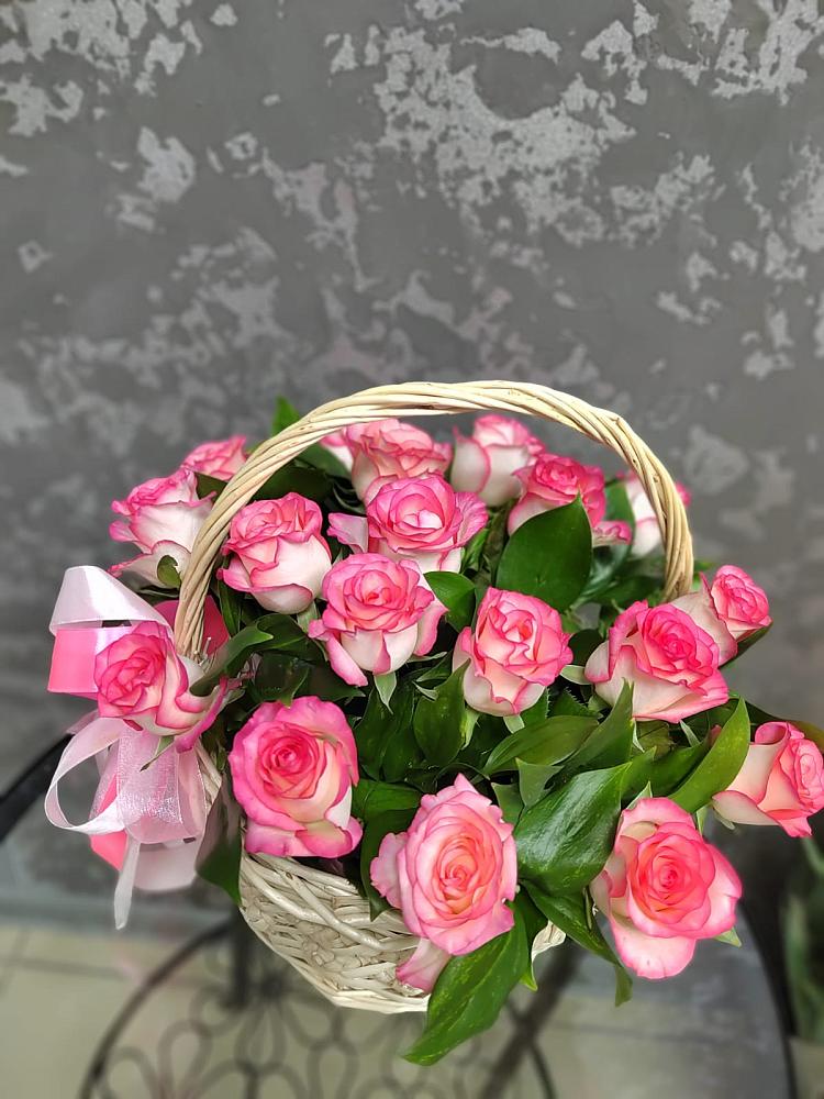 Цветочная композиция из Розы в корзине в Полетаево