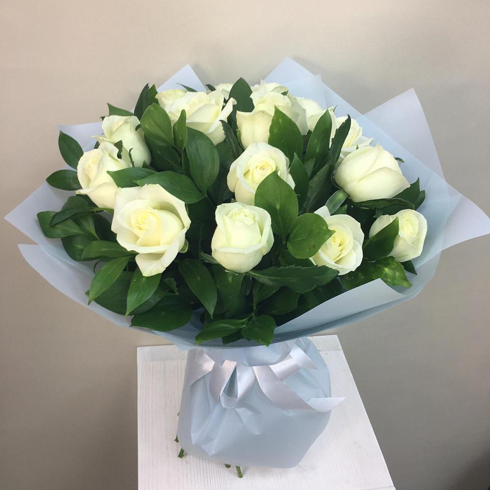 Букет 15 Белых роз Проуд в Полетаево