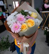 Букет цветов из:  Герберы, Розы и Хризантемы в Полетаево