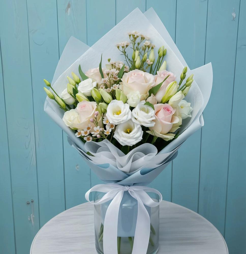 Букет цветов из: Розы и Лизиантусы в Полетаево