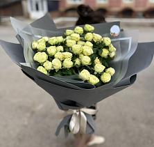 Букет Белые кустовые розы Солинеро в Полетаево