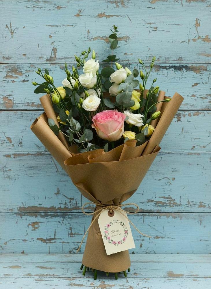 Букет цветов из: Розы и Лизиантусы в Полетаево