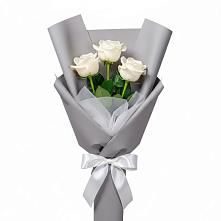 Букет 3 белые розы в Полетаево