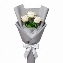 Букет 3 белые розы в Полетаево