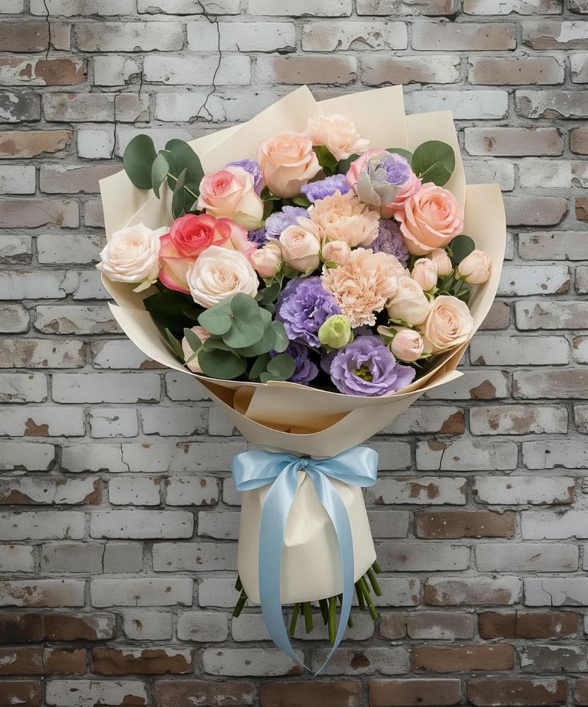 Букет цветов из: Розы, Лизиантусы и Гвоздики в Полетаево