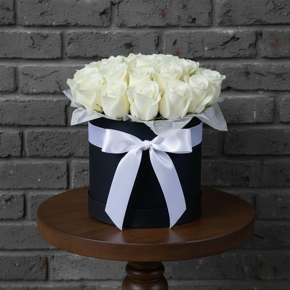 Цветочная композиция из Розы в шляпной коробке в Полетаево