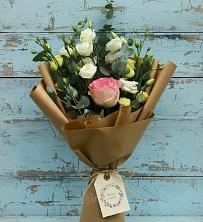 Букет цветов из:  Розы и Лизиантусы в Полетаево