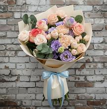 Букет цветов из:  Розы, Лизиантусы и Гвоздики #REPLACE_PRED# Полетаево