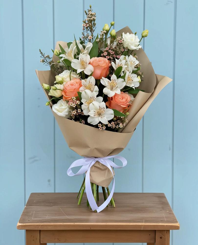Букет цветов из: Альстромерии, Лизиантусы, Розы и Хризантемы в Полетаево