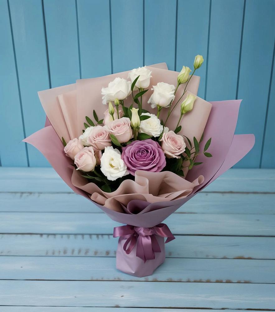 Букет цветов из: Розы и Лизиантусы в Полетаево